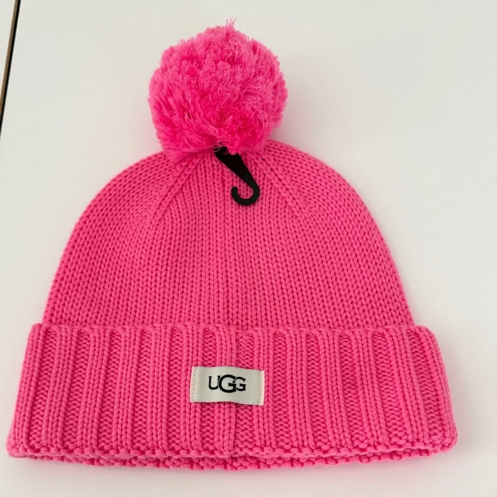 UGG Australia Bright‎  Pink Beanie Pom Knit OS Cozy Cabin Barbie Core